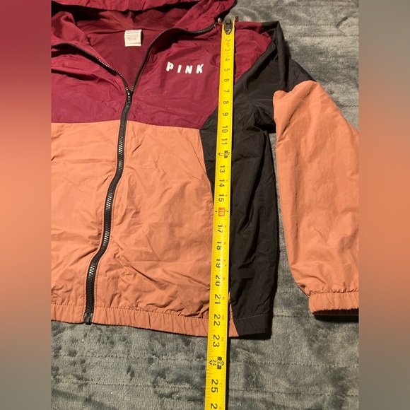 Pink Victoria secret wind breaker - Picture 8 of 8